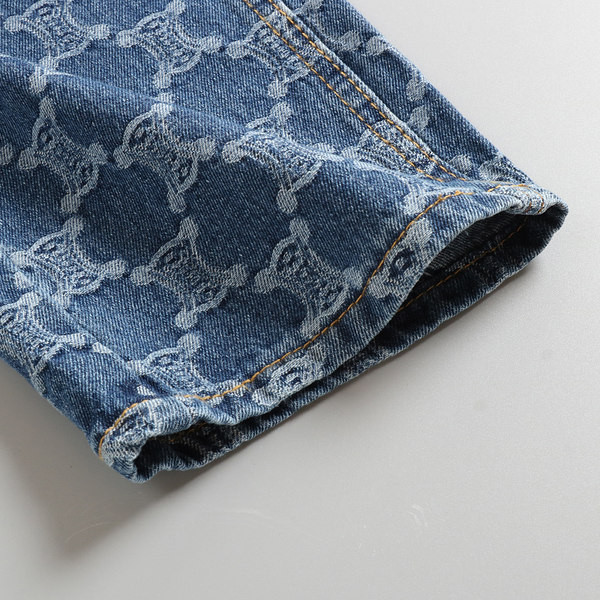 Naiste laiad teksad kõrge vöökohaga