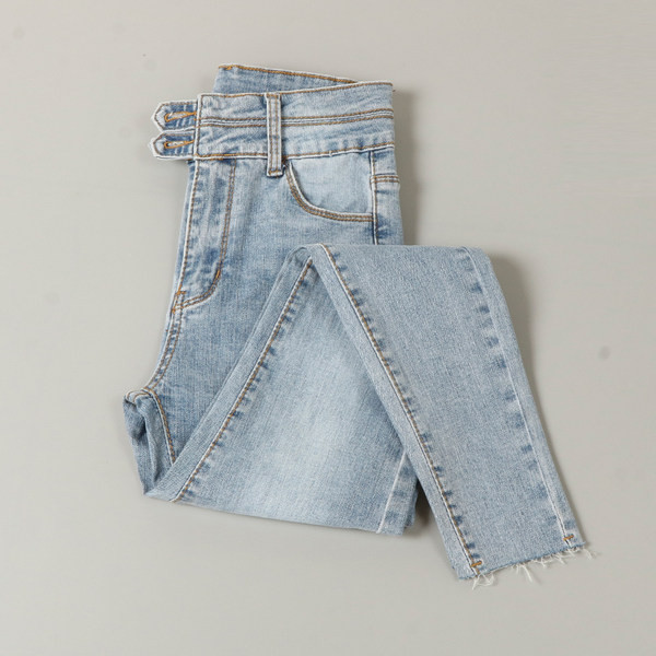 Γυναικείο εφαρμοστό τζιν με ψηλή μέση και κουμπιά