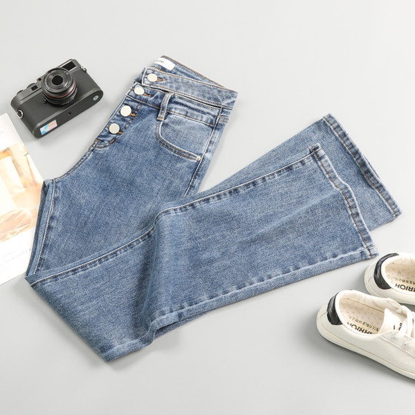 Laia sääre ja nööpidega naiste teksad