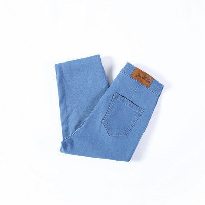 Naiste elastsete teksade liibuv mudel mitmes värvitoonis