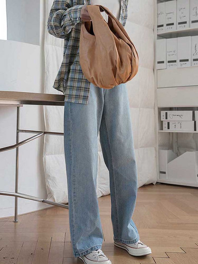 Μοντέρνο ψηλόμεσο τζιν - φαρδύ μοντέλο
