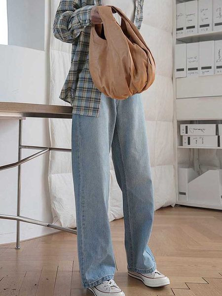 Μοντέρνο ψηλόμεσο τζιν - φαρδύ μοντέλο