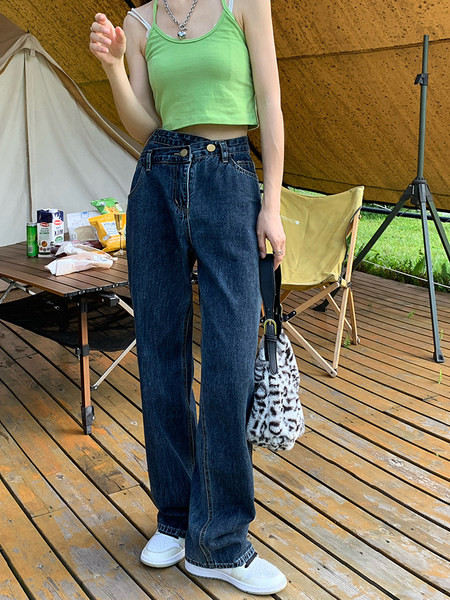 Lai tavaline kõrge vöökohaga naiste teksapükste mudel