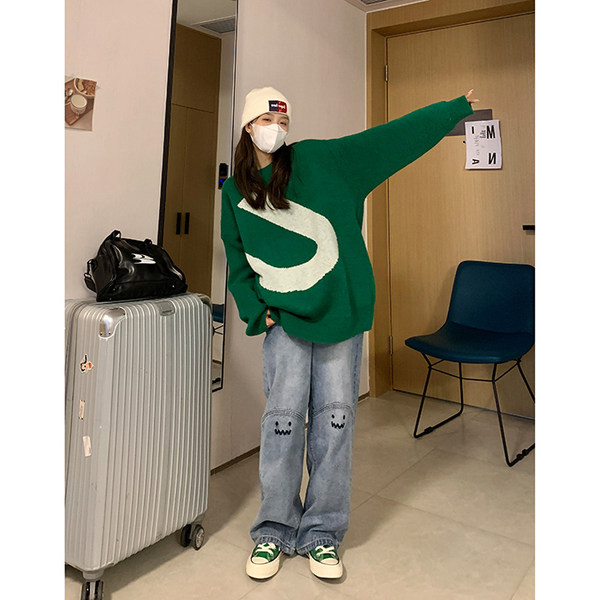 Naiste vabaaja teksad tikandiga