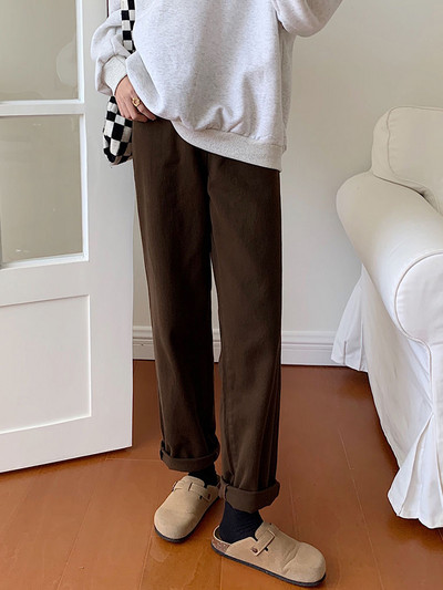 Γυναικείο τζιν ίσιο απλό μοντέλο με ψηλή μέση