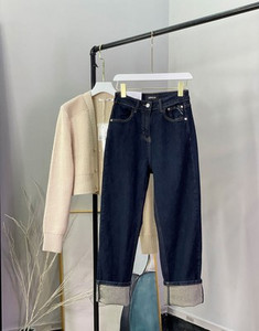 Praegused taskutega teksad - naistele