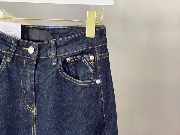 Praegused taskutega teksad - naistele