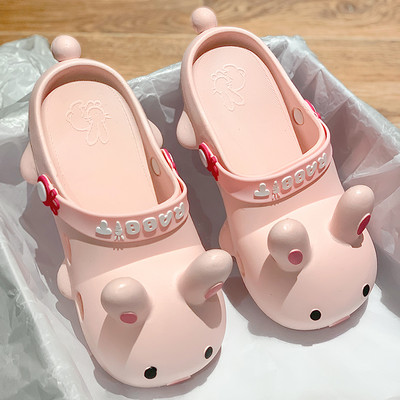 3D elementidega naiste sandaalid