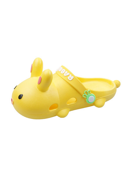 3D elementidega naiste sandaalid