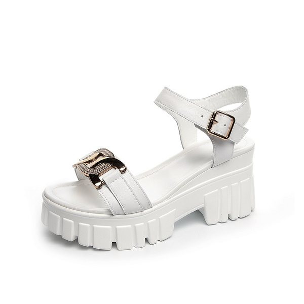 Modern női szandál arany csattal