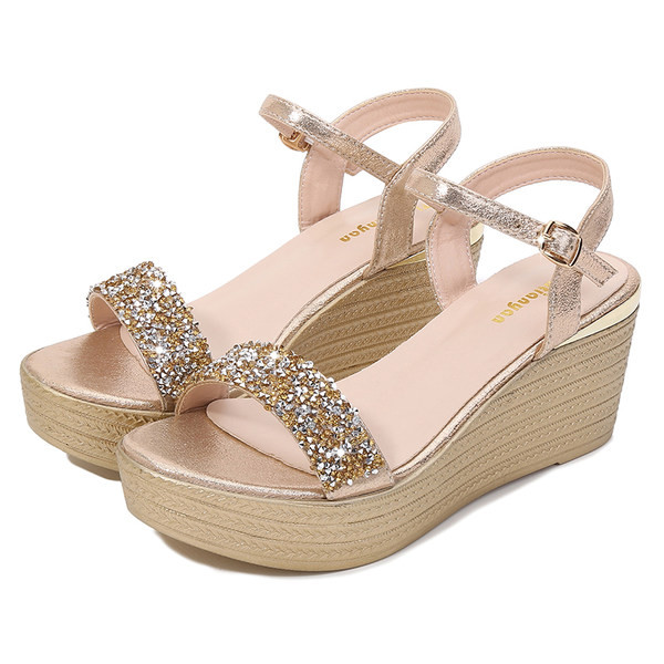 Naiste sandaalid 7 cm platvormi ja pandlaga