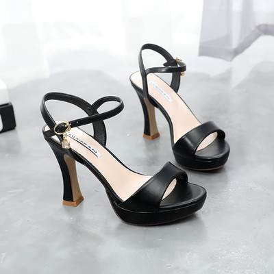 Naiste sandaalid kontsaga - kaks mudelit