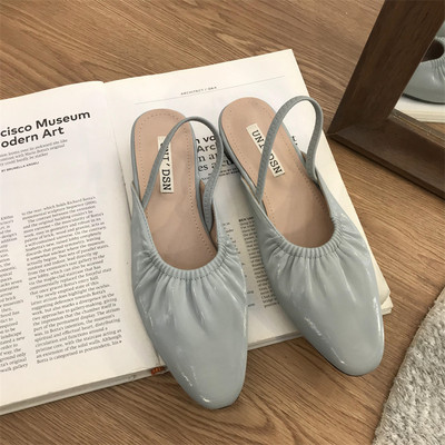 Suletud esiosaga vabaaja kunstnahast sandaalid