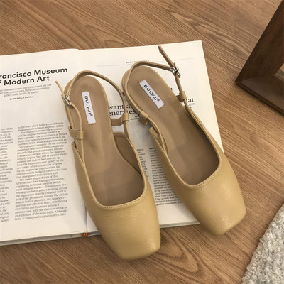 Eko-nahast valmistatud vabaaja naiste sandaalid suletud varvastega