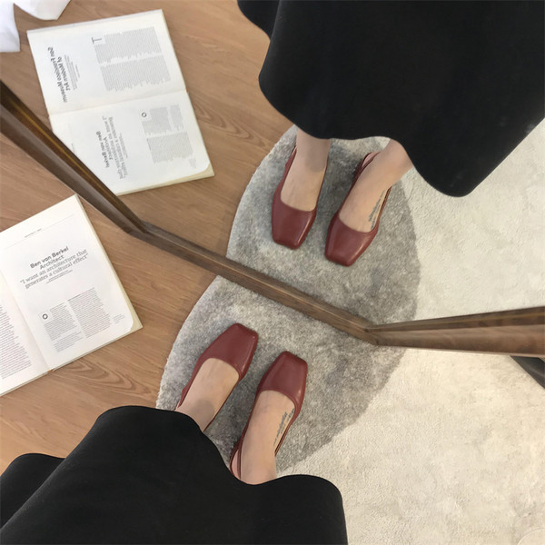 Ежедневни затворени сандали от еко кожа