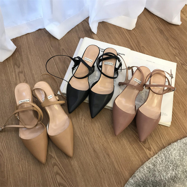 Kunstnahast lipsudega naiste sandaalide liibuv mudel