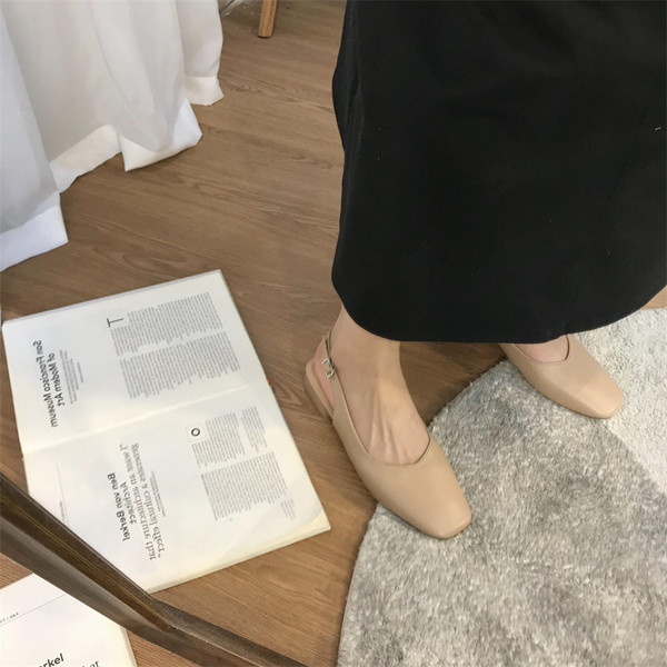 Vabaaja sandaalid suletud varvastega