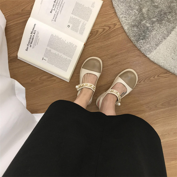 Naiste kunstnahast sandaalid ketiga