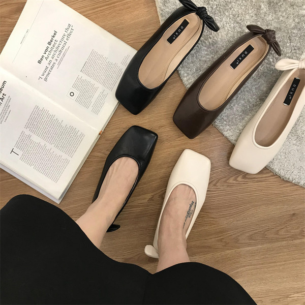 Naiste vabaaja sandaalid kunstnahast - kolme värvi