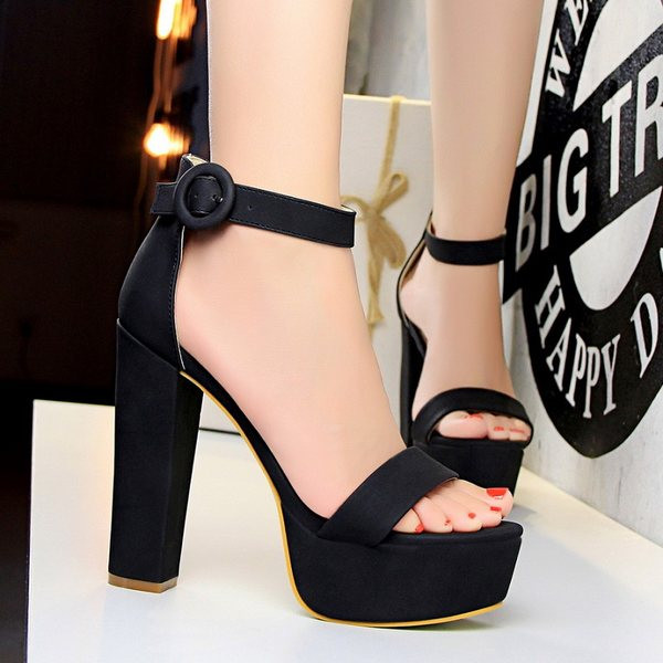 Moodsad naiste sandaalid 10 cm paksuse kontsaga