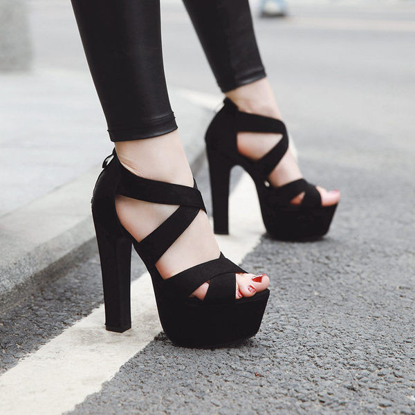 Naiste kõrged eco seemisnahast rihmadega sandaalid