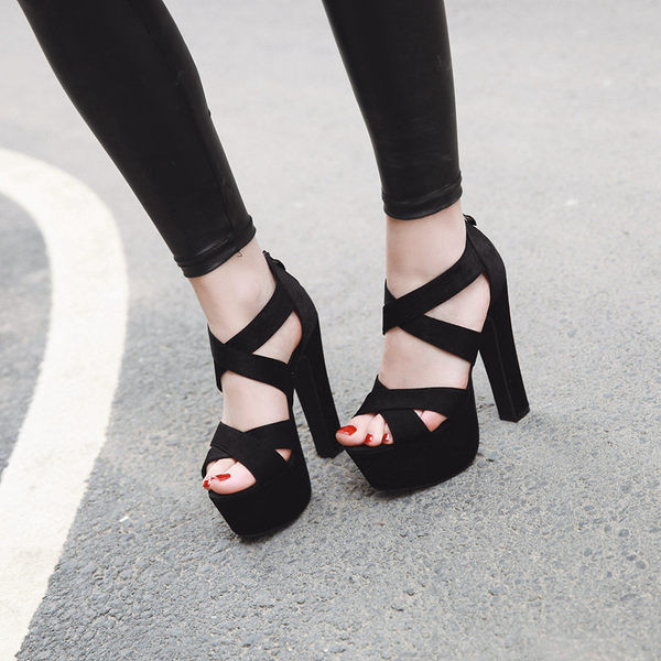 Naiste kõrged eco seemisnahast rihmadega sandaalid