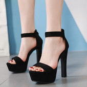 Naiste seemisnahast sandaalid platvormi ja kõrgete kontsadega