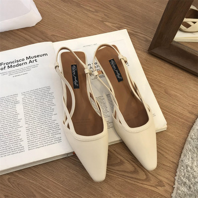 Γυναικεία σανδάλια από οικολογικό δέρμα - μυτερό μοντέλο