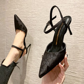 Teritatud mudel naiste sandaalidest 9,5 cm kontsaga