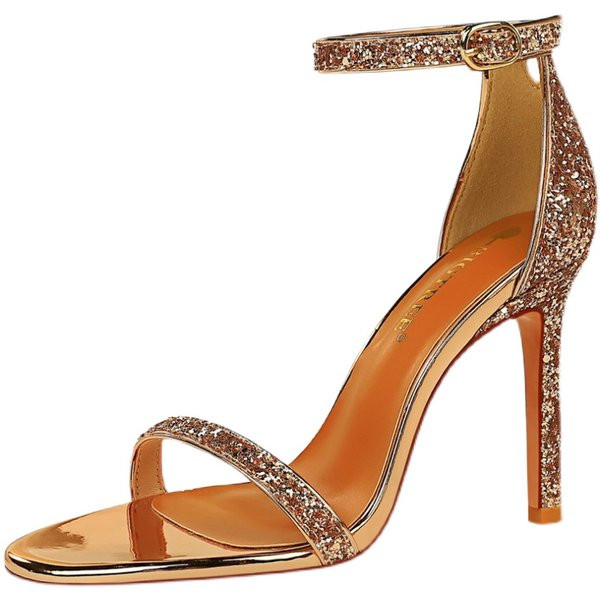 Moodsad läikiva efektiga ja õhukeste rihmadega sandaalid