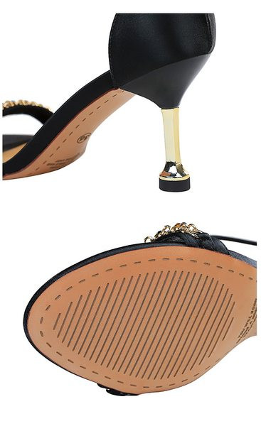 Naiste sandaalid värviliste litritega ja 7,5 cm kontsaga