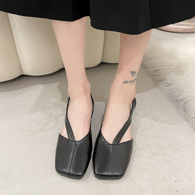 Kahes värvitoonis naiste nahast sandaalid