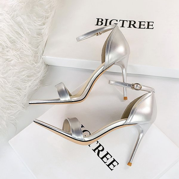 Stiilsed naiste sandaalid kontsaga 9,5 cm