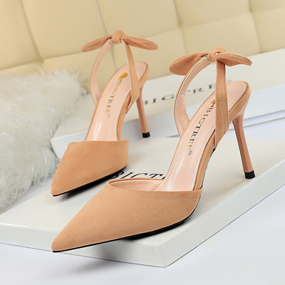 Μοντέρνα γυναικεία σανδάλια με κορδέλα και τακούνι ύψους 9,5 cm