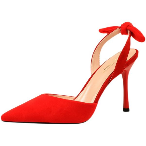 Moodsad naiste sandaalid paela ja 9,5 cm kõrge kontsaga