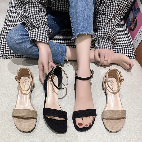 Női alkalmi szandál lapos talpon