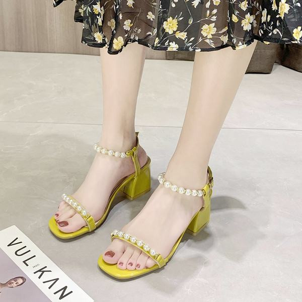 Naiste pärlitega ja 6,5 cm paksuse kontsaga sandaalid