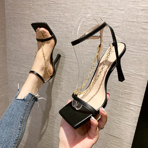 Moodsad ökonahast metallist ketiga sandaalid