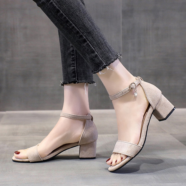 Öko-seemisnahast naiste sandaalid 4 cm paksuse kontsaga