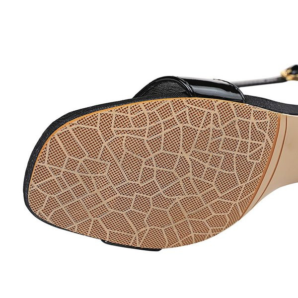 Mitmes värvitoonis rihmaga naiste sandaalide uus mudel