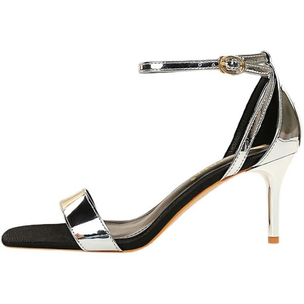 Mitmes värvitoonis rihmaga naiste sandaalide uus mudel