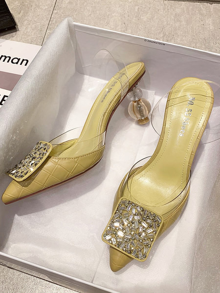 Pandla ja silikoonrihmaga kitsad naiste kingad