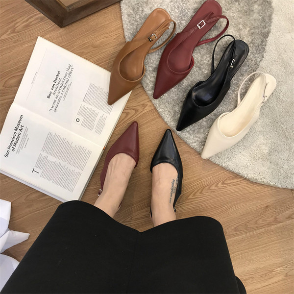 Teritatud ökonahast naiste sandaalide mudel