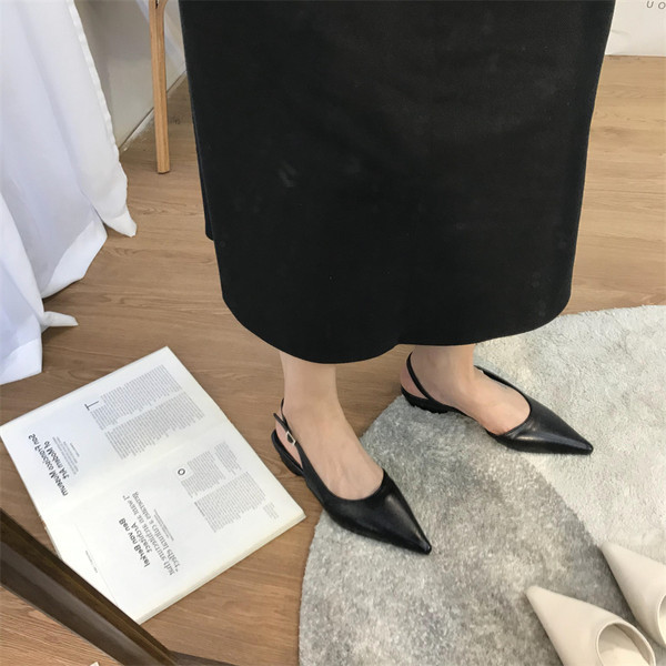 Teritatud ökonahast naiste sandaalide mudel