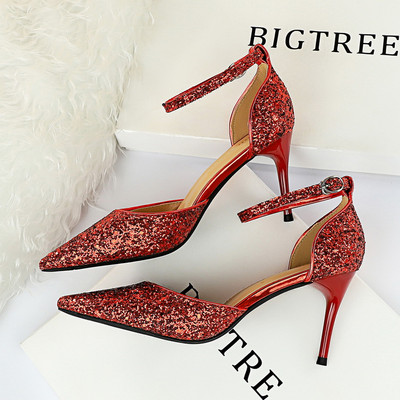 Γυναικεία γυαλιστερά πέδιλα με τακούνι 7,5 cm