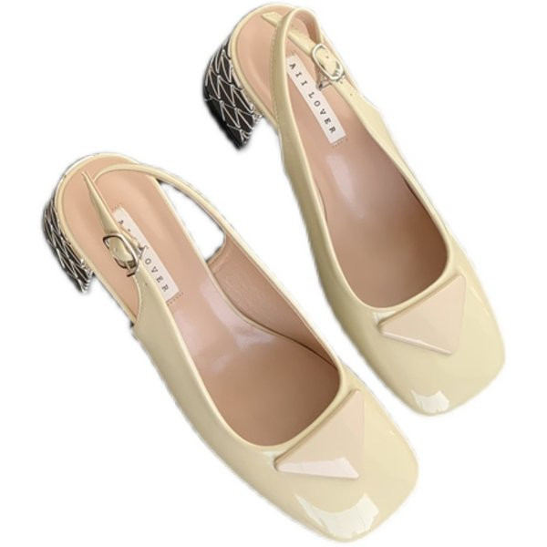 Naiste madala paksu kontsaga lakknahast sandaalid