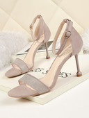 Öko-seemisnahast läikiva efektiga naiste sandaalid