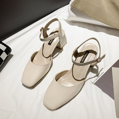 Γυναικεία casual πέδιλα με χαμηλό τακούνι