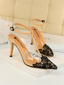 Moodsad naiste sandaalid kontsa ja pitsiga