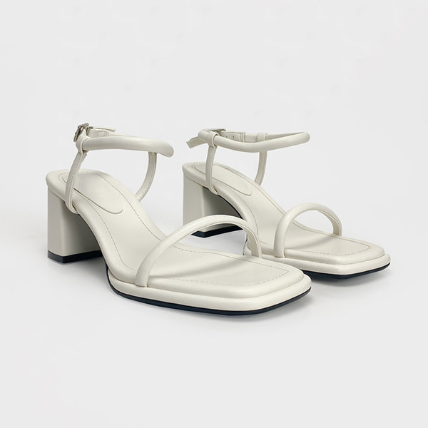 Naiste sandaalid 7 cm paksuse kontsaga - valget värvi